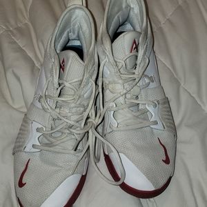 Basketball shoes